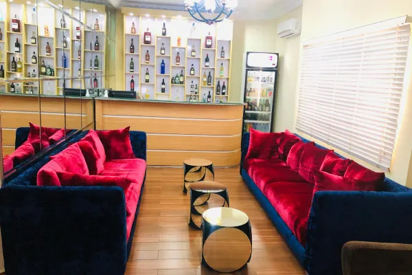 Lounge Bar