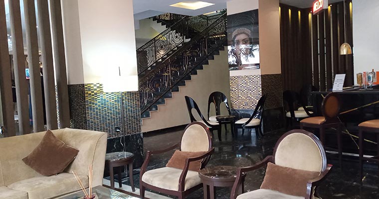 Lounge Bar