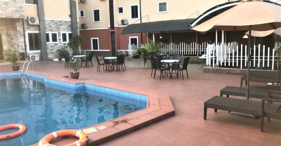 Poolside Lounge