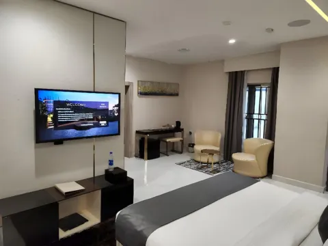 Luxury Suite