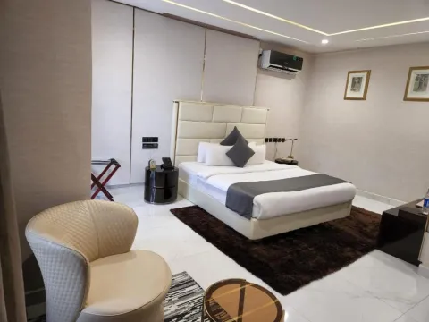 Luxury Suite