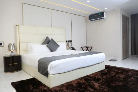 Luxury Suite