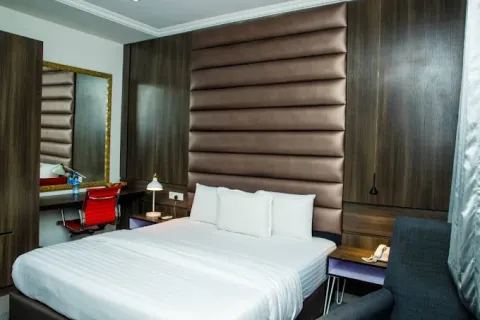 Studio Room