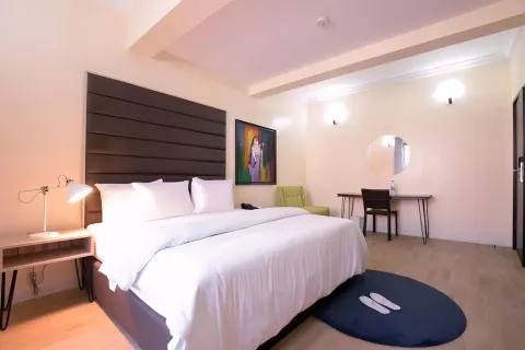 Studio Room