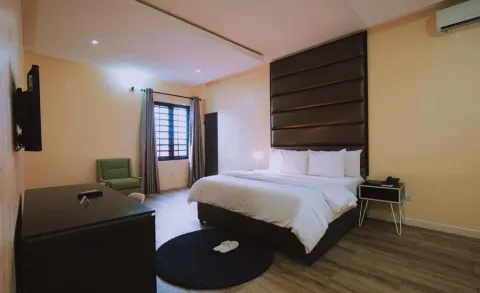 Studio Room