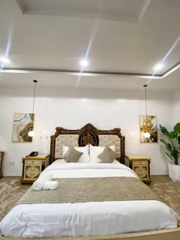 Luxury Suite